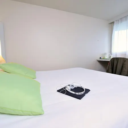 호텔 Campanile Reims Est - 3*