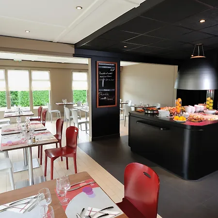 Hotel Campanile Reims Est - 3*