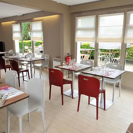 Campanile Reims Est - ホテル 3*