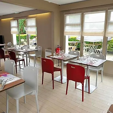호텔 Campanile Reims Est - 3*