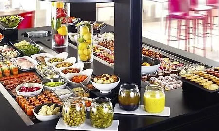 Campanile Reims Est - Hotel