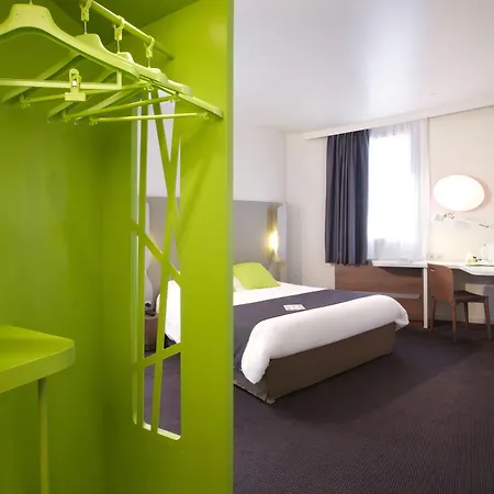 호텔 Campanile Reims Est - 3*