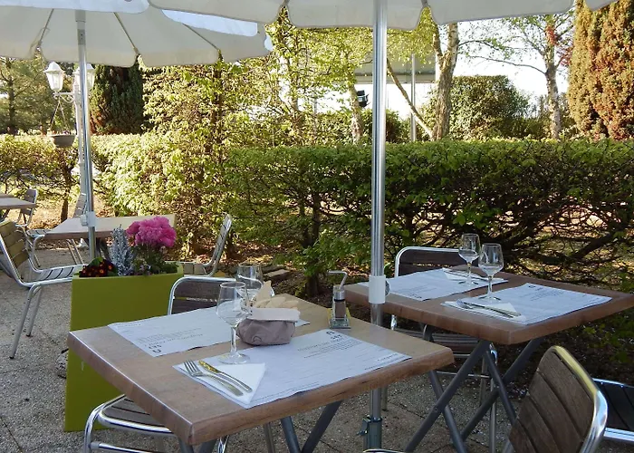 Campanile Reims Est - Otel Taissy