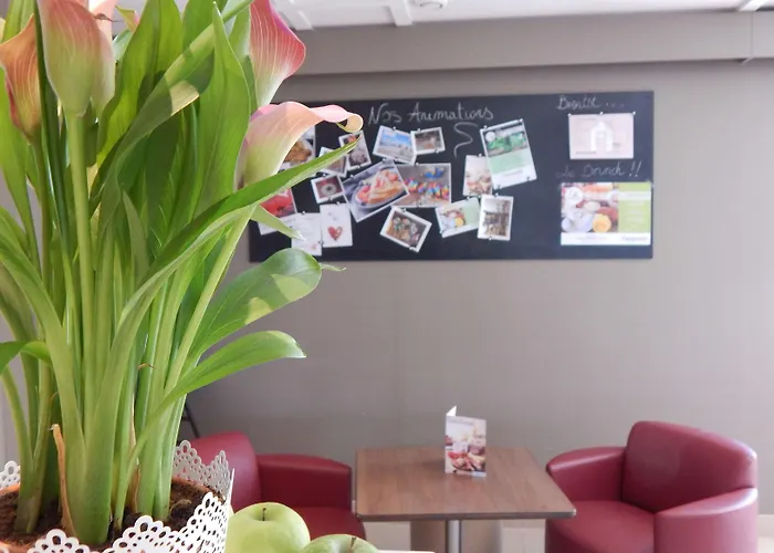 Campanile Reims Est - Otel