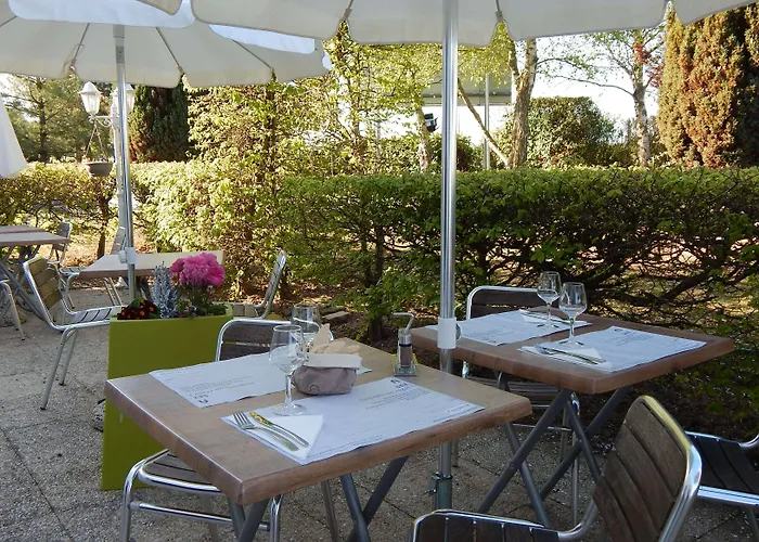 Otel Campanile Reims Est -