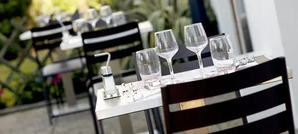 Campanile Reims Est - Otel Taissy