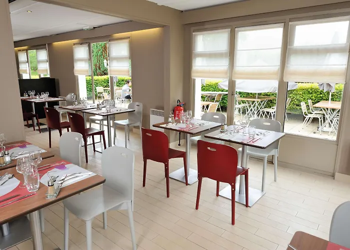 Campanile Reims Est - Otel 3*