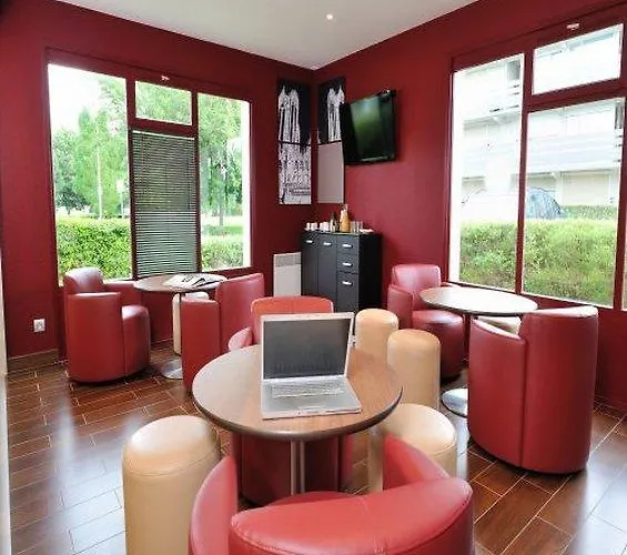 Campanile Reims Est - 3*