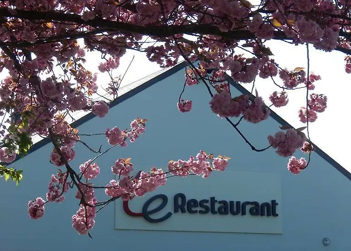 Campanile Reims Est - Otel Taissy